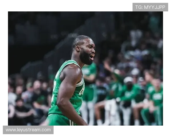 凯尔特人布朗手感冰凉，球队半场22分领先公牛