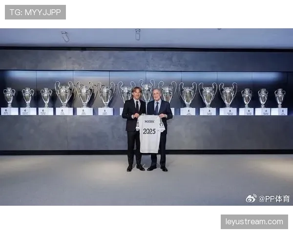 莫德里奇经纪人现身马德里，媒体猜测其与皇马续约谈判进入关键阶段